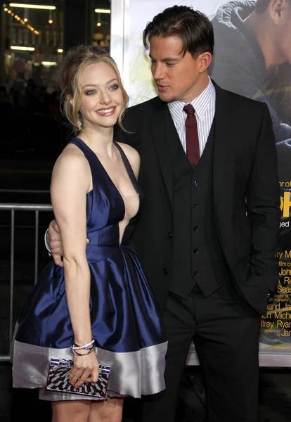 Amanda Seyfried Channing Tatum Los Angeles Premiera Filmu Drogi Johnie — Zdjęcie stockowe