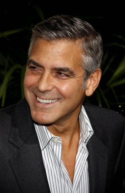 Aktör ve yönetmen George Clooney, 15 Kasım 2011 'de ABD' nin Beverly Hills kentindeki AMPAS Samuel Goldwyn Tiyatrosu 'nda düzenlenen' The Descendants 'filminin Los Angeles galasında.