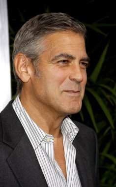 Aktör ve yönetmen George Clooney, 15 Kasım 2011 'de ABD' nin Beverly Hills kentindeki AMPAS Samuel Goldwyn Tiyatrosu 'nda düzenlenen' The Descendants 'filminin Los Angeles galasında.