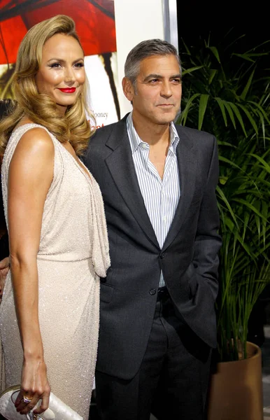 George Clooney Stacy Keibler Estreno Los Ángeles Descendants Celebrado Ampas — Foto de Stock