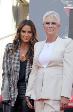 Jamie Lee Curtis ve Kyle Richards, Jamie Lee Curtis 'in el ve ayak izleri çimento seremonisinde 12 Ekim 2022' de Hollywood 'daki TCL Çin Tiyatrosu' nda düzenlendi..