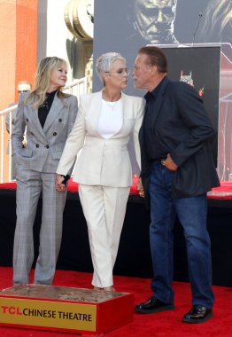 Melanie Griffith, Jamie Lee Curtis ve Arnold Schwarzenegger Jamie Lee Curtis 'in el ve ayak izi çimento seremonisinde 12 Ekim 2022' de Hollywood 'daki TCL Çin Tiyatrosu' nda düzenlendi..