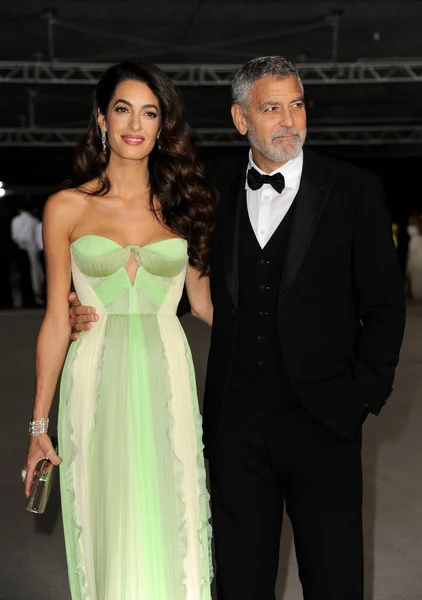 Amal Clooney Und George Clooney — Stockfoto
