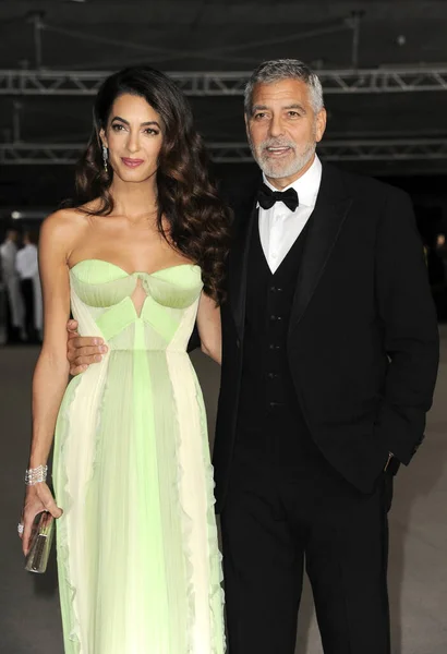 Джордж Клуни Амаль Клуни Амаль Клуни Джордж Клуни Ежегодном Гала — стоковое фото