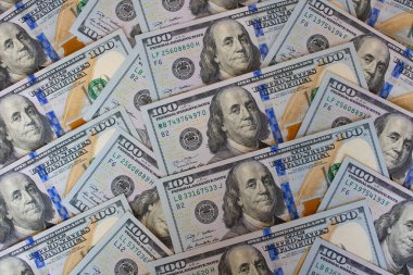 Yüz ABD banknotlar yığını. Nakit yüz dolar faturaları, doları arka plan görüntüsü.
