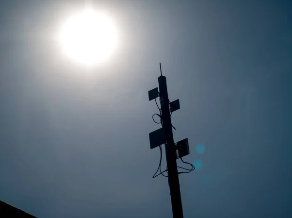 Reflexionsfoto Antennenmast Kommunikationsbasiertes Zugsteuerungssystem Für Elektrische Züge Der Hintergrund Ist — Stockfoto