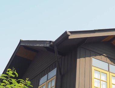 Şehirde modern bir ev.