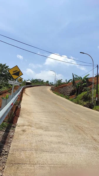 Foto Estrada Que Vai Para Cima Para Baixo Direção Área — Fotografia de Stock