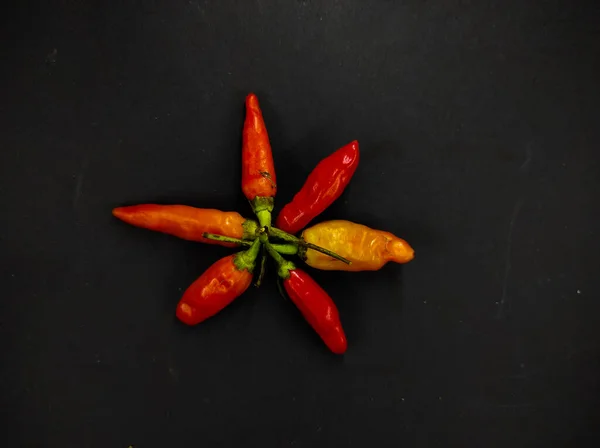 Zdjęcie Papryki Cayenne Odizolowanej Czarnym Tle — Zdjęcie stockowe