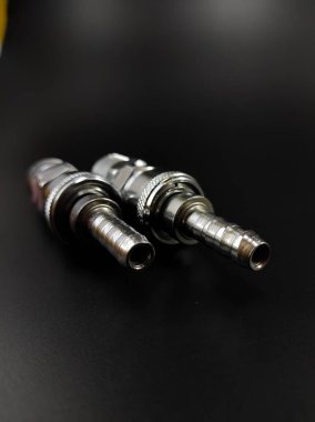 Boru hortumunun fotoğrafı siyah arkaplanda izole edilmiş, Odaklanma değil