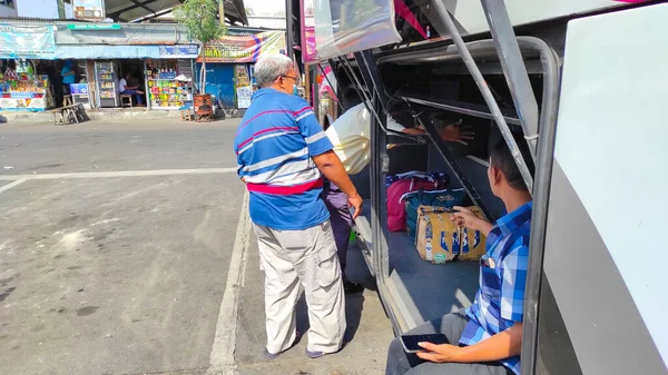 Bandung West Java Indonesia January 2022 Photo Passengers Loading Luggage — Stockfoto