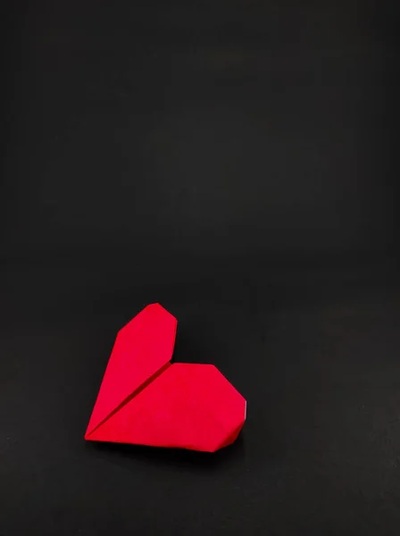 Abstract Defocused Orange Heart Shaped Origami Isolated Black Background — Stock Photo, Image
