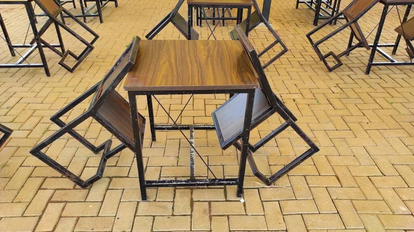 Аннотация Defocused Chair Leaning Sideways Table Outdoor Restaurant Cicalengka Tourism — стоковое фото