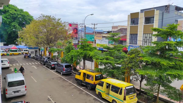 西爪哇 西爪哇 Cicalengka 2022年2月10日 公共车辆停放在Cicalengka广场地区的路边 — 图库照片