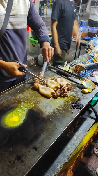 Blur Photo Traders Cooking Grilled Squid Night — Stock Photo, Image