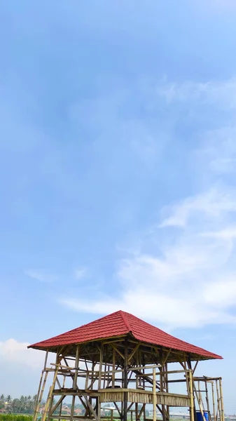 Telhado Vermelho Com Céu Azul Brilhante Fundo Área Cikancung Indonésia — Fotografia de Stock