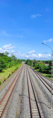 Endonezya 'nın Banjar bölgesinde çeşitli hatları olan bir demiryolu hattı.