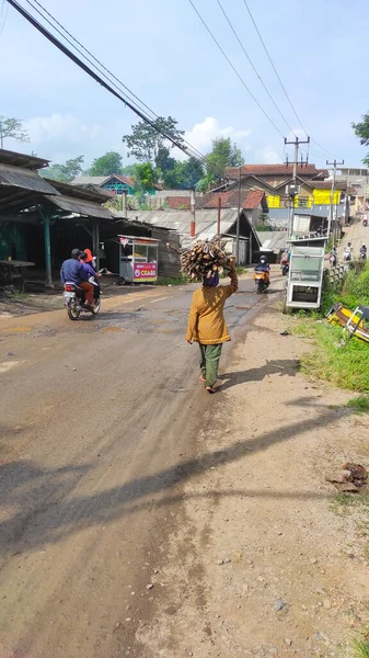 Cicalengka Batı Java Endonezya Haziran 2022 Orta Yaşlı Bir Kadın — Stok fotoğraf