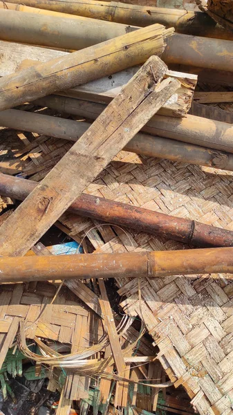 Pieux Débris Poutres Bois Bambou Résultant Démolition Commerçants Sauvages Dans — Photo