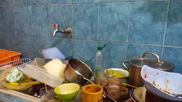 Piles Dirty Cutlery Sink Cicalengka Area Indonesia — Stockfoto