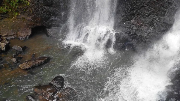 Defokussiert Und Verschwommen Foto Von Wasserwellen Boden Eines Wasserfalls Der — Stockfoto