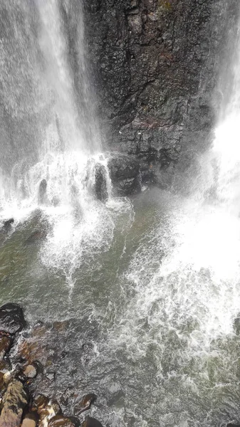 Foto Increspature Acqua Sul Fondo Una Cascata Nell Area Cicalengka — Foto Stock