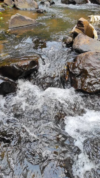 Аннотация Defocused Blurred Photo Water Ripples Rocks River Cicalengka Tourism — стоковое фото