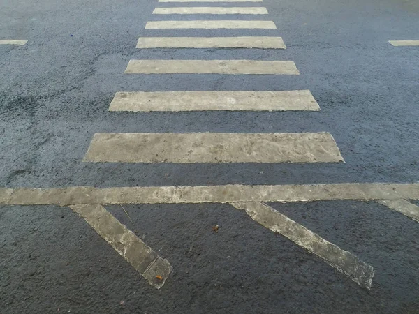 Photo Faded White Road Crossing Sign Town Square Cicalengka Indonesia — Stock Photo, Image