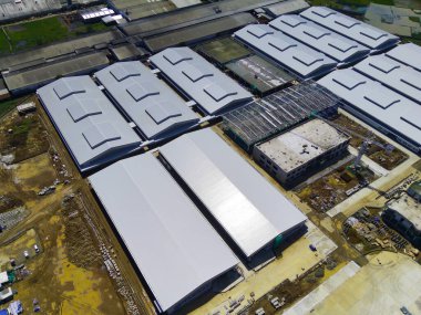 Endonezya 'nın doğusundaki Bandung bölgesi için özel olarak inşa edilen tekstil fabrikalarının bulanık arka plan koleksiyonu. Odaklanma