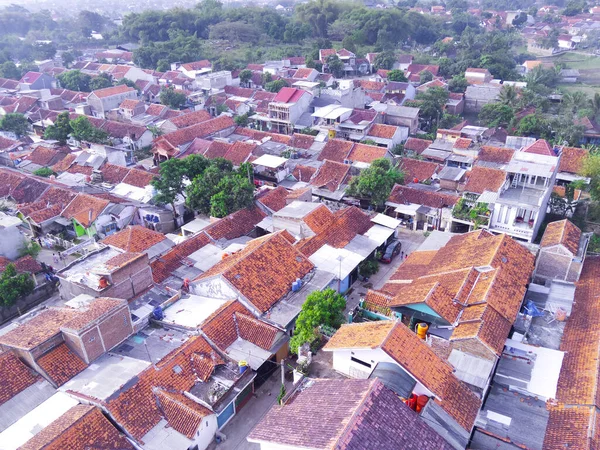 要旨赤外線背景Cikancung地域 インドネシア 人口密度の高い住宅の屋根の空中写真が午後に撮影された フォーカスじゃない — ストック写真