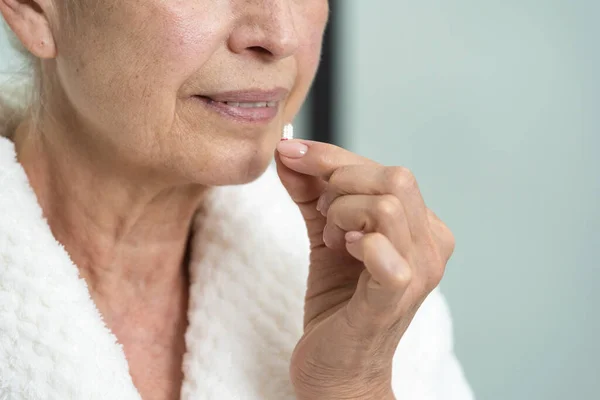 Closeup Elderly Woman Taking Pill Toothache Headache Stomach Illness Disease — Stock Photo, Image