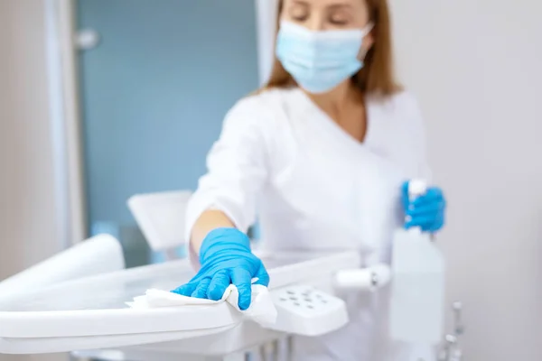 Nurse Protective Gloves Cleaning Work Surface Stomatology Clinic Sanitizing Table — 图库照片