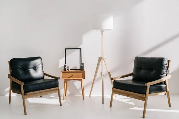 Modern Office Interior Design Leather Armchairs Standing Side Table Decor — Fotografia de Stock