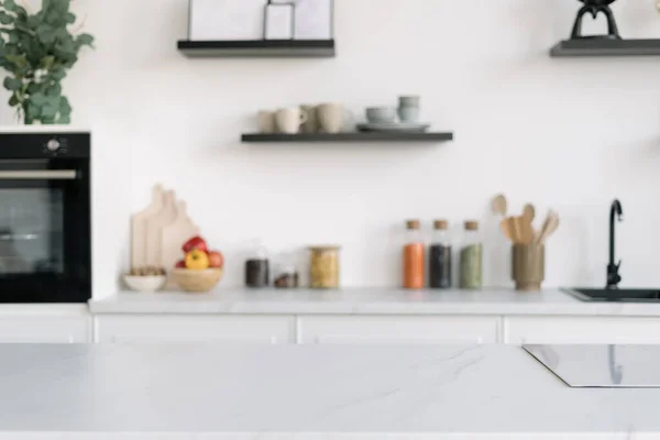 Close Van Stijlvol Scandinavisch Keukeninterieur Met Groot Oppervlak Inductiekookplaat Modern — Stockfoto