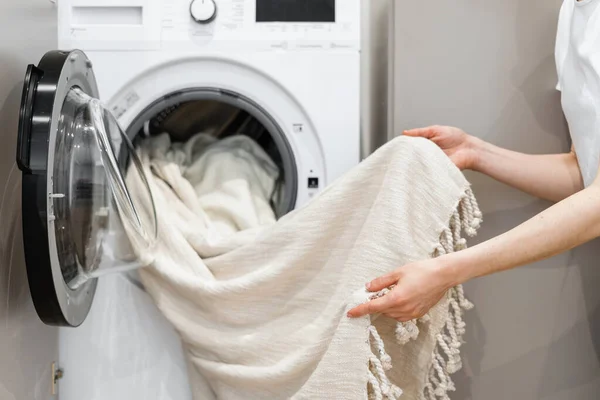 Cropped View Woman Unloading Laundry White Washing Machine Tulle Cleansing — Fotografia de Stock