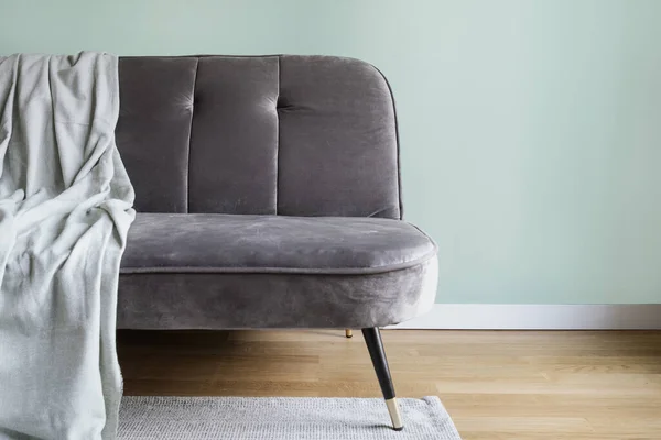 Web Banner View Comfortable Grey Suede Couch Soft Plaid Living — Foto de Stock