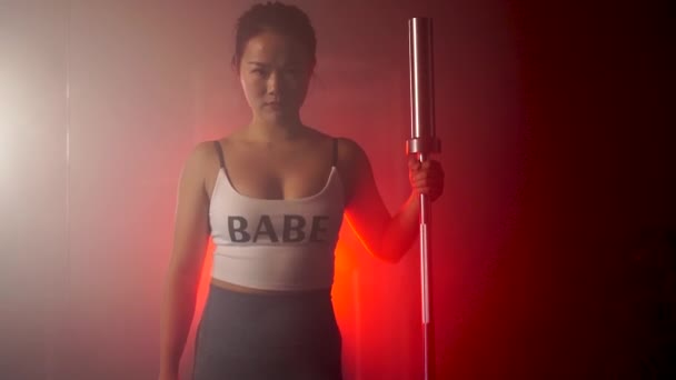 Strong Fit Woman Steps Forward Barbell Intense Asian Woman Barbell — Stockvideo
