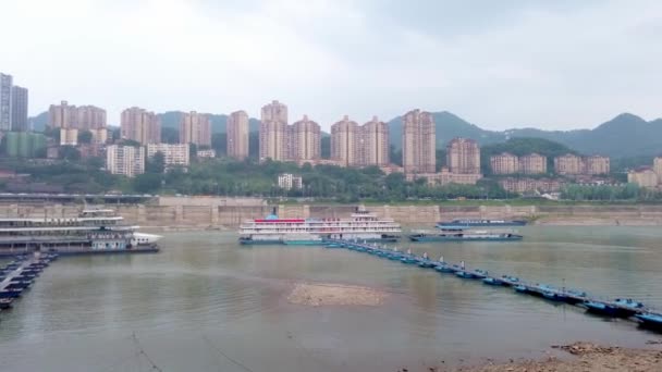 Puente Pontón Través Del Agua Para Cruceros Turísticos Aguas Bajas — Vídeos de Stock