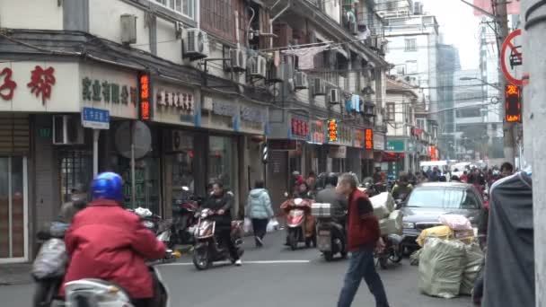 Een Kleine Drukke Drukke Straat Het Centrum Van Shanghai Veel — Stockvideo