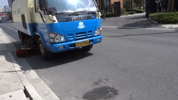 Zamiatarka Ulic Czyści Ulicę Chinach Duży Pojazd Czyszczący Ulice Czyści — Wideo stockowe