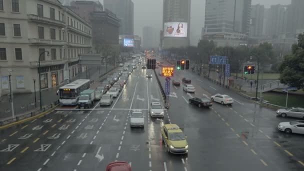 Downtown Shanghai People Square Main Street Rain Hazy Polluted Tibet — Stock Video