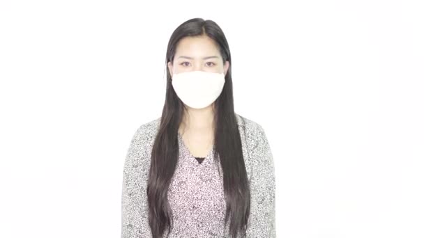 Menina Chinesa Irritada Rasga Máscara Facial Mulher Perturbada China Remove — Vídeo de Stock