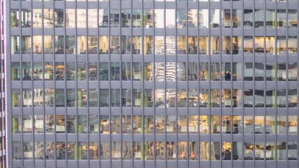 Panning Timelapse Das Janelas Escritório Anoitecer Tempo Transição Dia Para — Vídeo de Stock