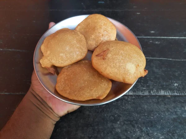 Lanches Doces Tradicionais Índia Feito Misturando Farinha Arroz Jaggery Fritando — Fotografia de Stock