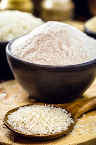 rice flour, alternative flour rich in vitamins used in vegan foods, gluten free and healthier
