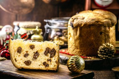 Bir dilim panettone, mantarlı ev yapımı ekmek. Brezilya ve İtalya 'da Noel için geleneksel..