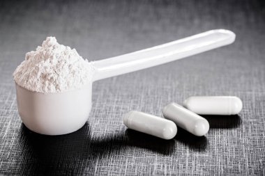 Spor takviyesi, kreatin, hmb, bcaa, amino asit veya toz vitamin. Spor beslenme konsepti. bcaa, l-carnitine, creatine