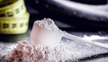 Spor takviyesi, kreatin, hmb, bcaa, amino asit veya toz vitamin. Spor beslenme konsepti. bcaa, l-carnitine, creatine