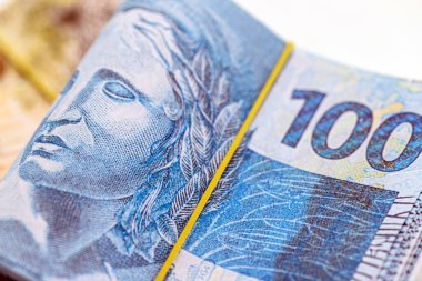 100 ve 50 reais 'lik banknotlar, Brezilya parası, bin reais, ödeme, maaş, izole beyaz arka plan