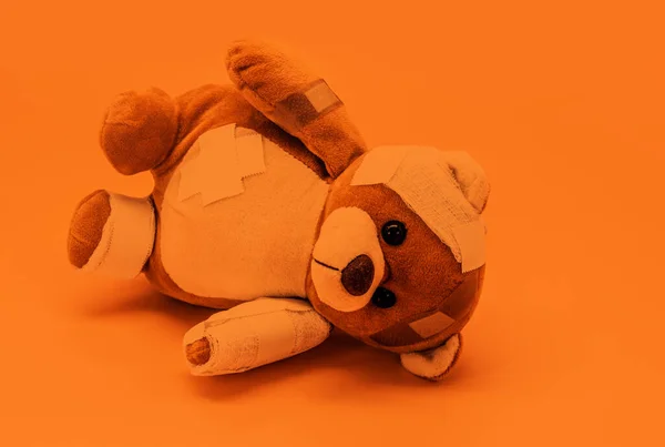 Teddy Bear Toy Bandages Bandages Image Orange Tone Month May — Stock Photo, Image